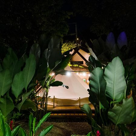 Seren Glamping Uvita Bagian luar foto